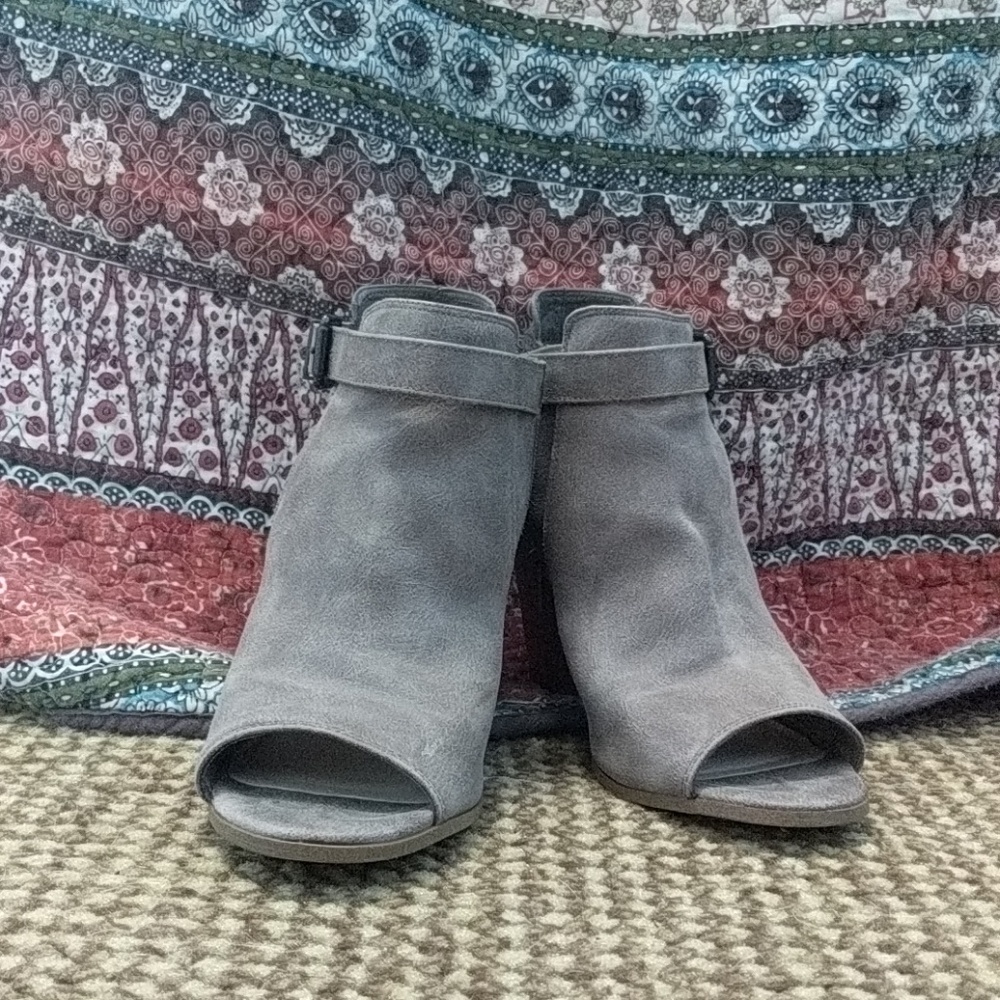 Fergie 3in open toe heels
